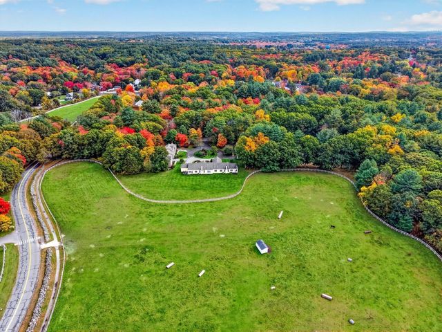 45 Pickman Dr 45, Bedford, MA 01730