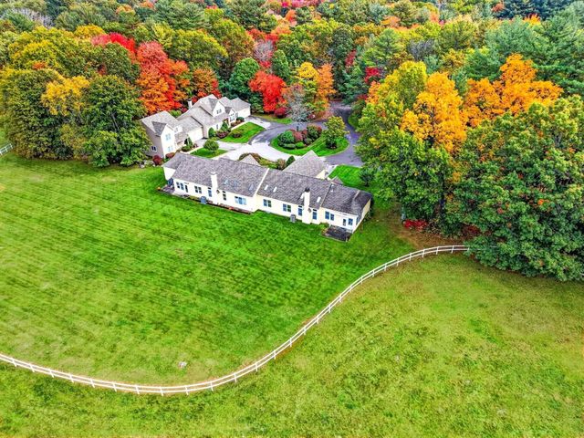 45 Pickman Dr 45, Bedford, MA 01730