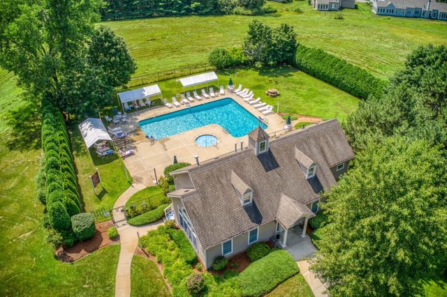 45 Pickman Dr 45, Bedford, MA 01730