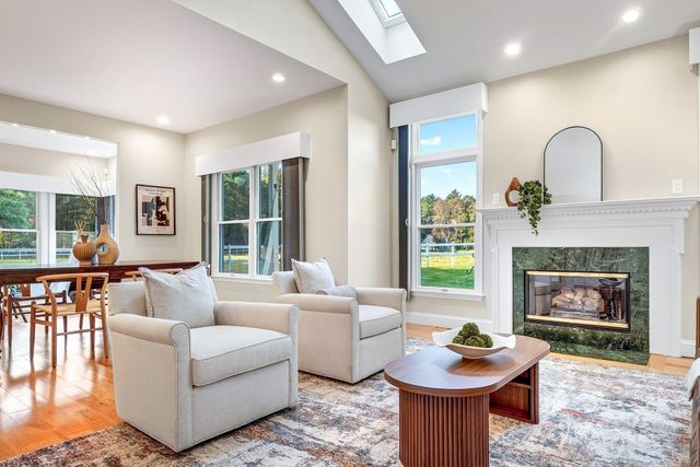 45 Pickman Dr 45, Bedford, MA 01730
