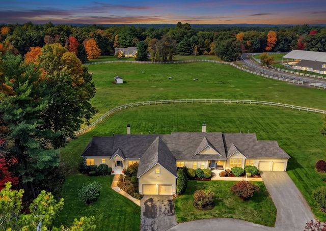 45 Pickman Dr 45, Bedford, MA 01730