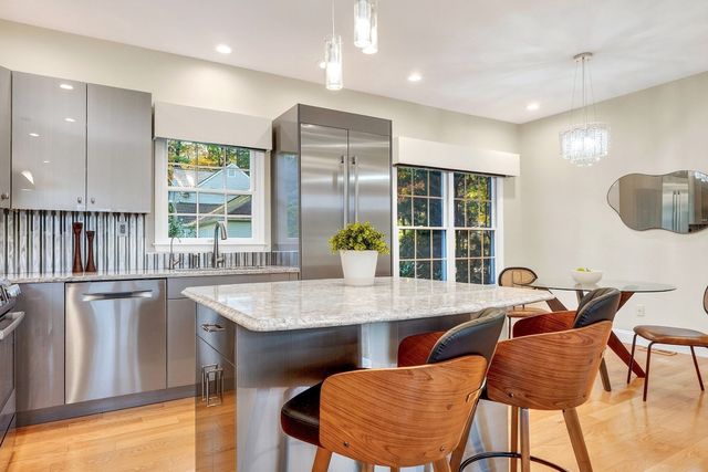 45 Pickman Dr 45, Bedford, MA 01730