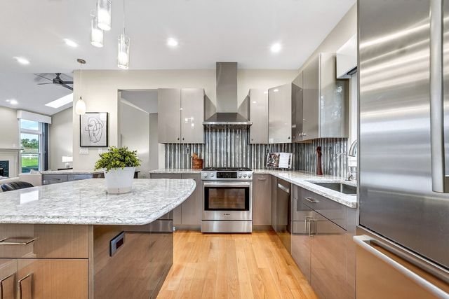45 Pickman Dr 45, Bedford, MA 01730