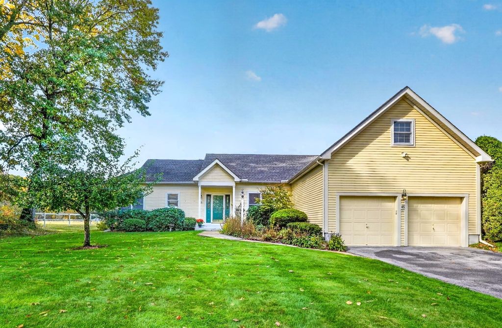 45 Pickman Dr 45, Bedford, MA 01730