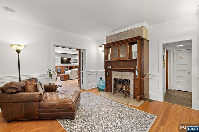 12 Midwood Road, Glen Rock, NJ 07452