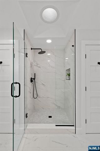 12 Midwood Road, Glen Rock, NJ 07452