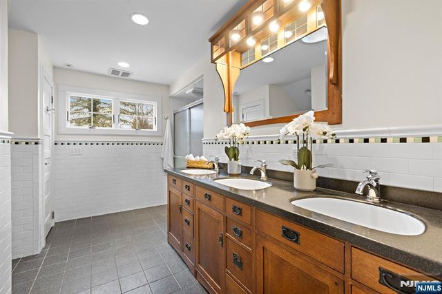 12 Midwood Road, Glen Rock, NJ 07452