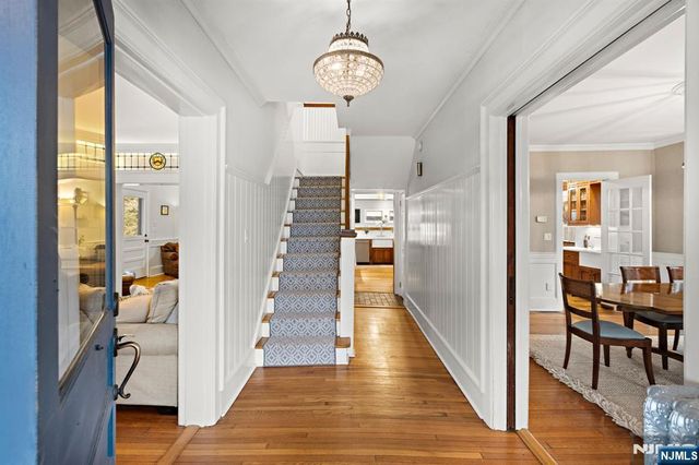 12 Midwood Road, Glen Rock, NJ 07452