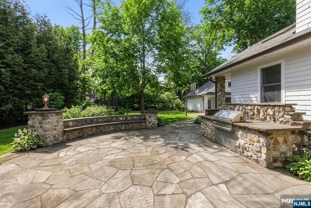 12 Midwood Road, Glen Rock, NJ 07452