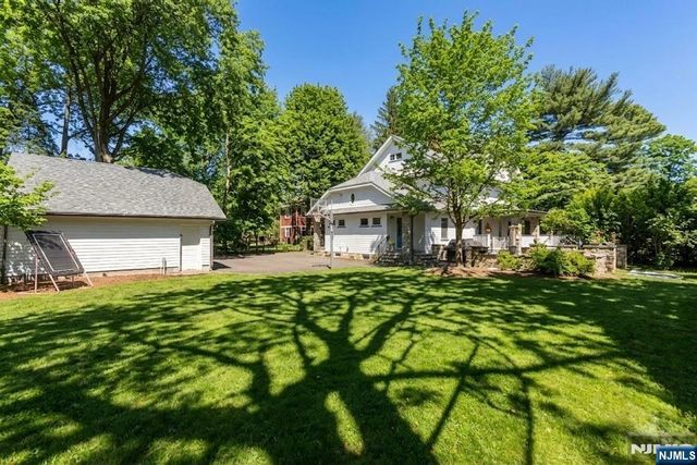 12 Midwood Road, Glen Rock, NJ 07452