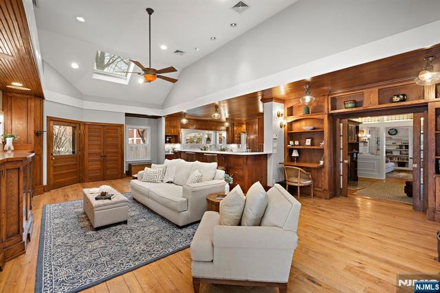 12 Midwood Road, Glen Rock, NJ 07452