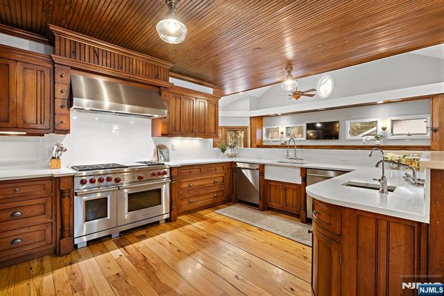 12 Midwood Road, Glen Rock, NJ 07452