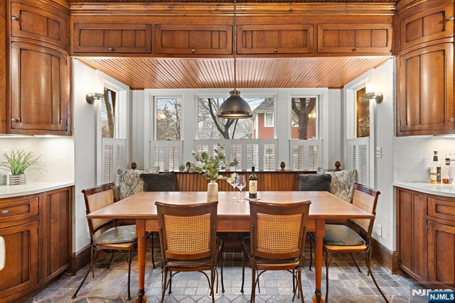 12 Midwood Road, Glen Rock, NJ 07452