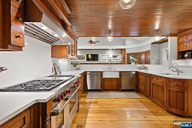 12 Midwood Road, Glen Rock, NJ 07452