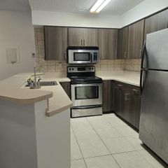 2445 SW 18th Terrace 902, Fort Lauderdale, FL 33315
