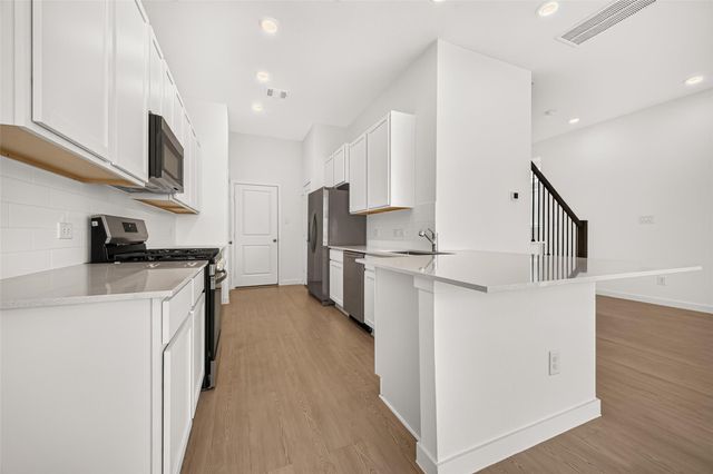 2212 Via Vicky Road, Houston, TX 77051