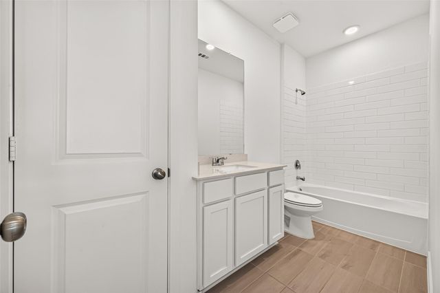 2212 Via Vicky Road, Houston, TX 77051