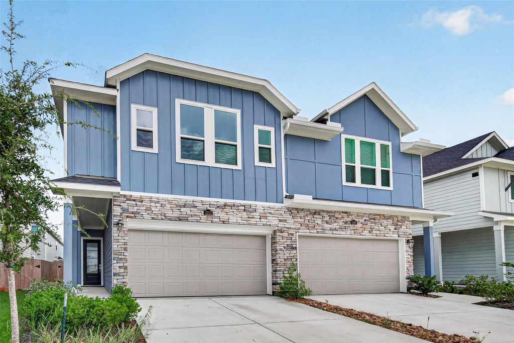 2212 Via Vicky Road, Houston, TX 77051