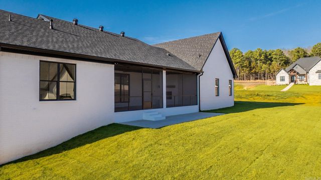 1670 DOLPHIN, Conway, AR 72034