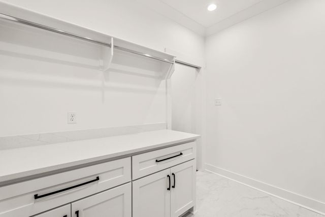 1670 DOLPHIN, Conway, AR 72034