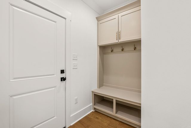 1670 DOLPHIN, Conway, AR 72034