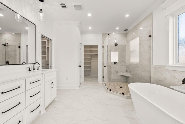 1670 DOLPHIN, Conway, AR 72034