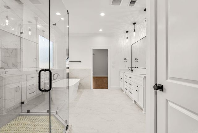 1670 DOLPHIN, Conway, AR 72034