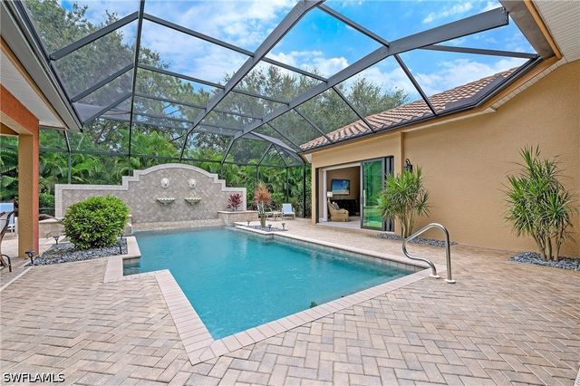 967 Tivoli DR, Naples, FL 34104