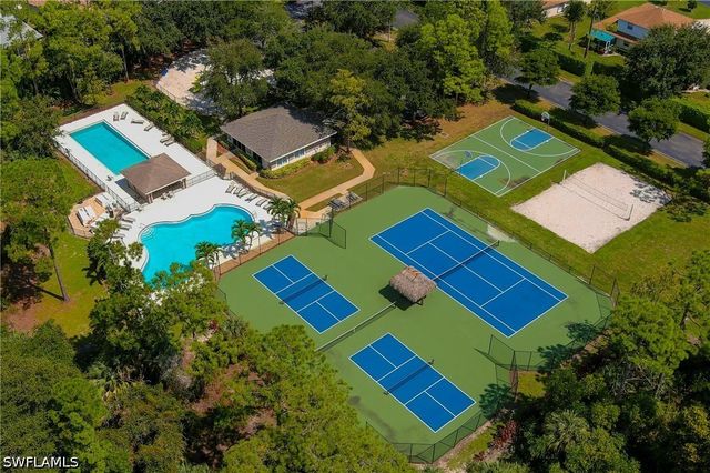967 Tivoli DR, Naples, FL 34104