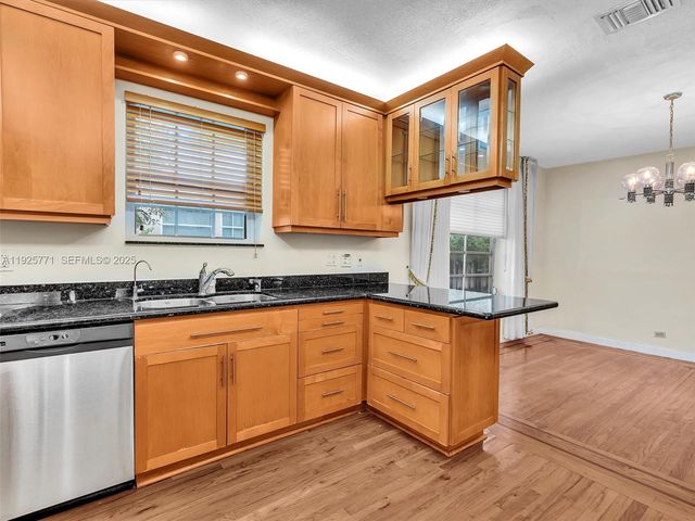 2443 N Meridian Ave, Miami Beach, FL 33140