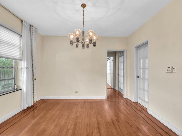 2443 N Meridian Ave, Miami Beach, FL 33140