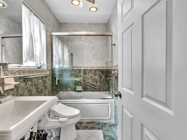 2443 N Meridian Ave, Miami Beach, FL 33140