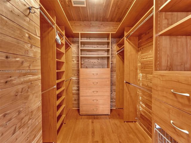 2443 N Meridian Ave, Miami Beach, FL 33140