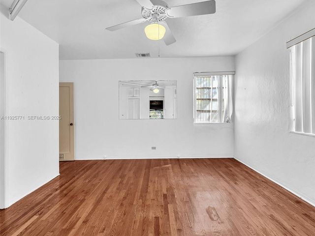 2443 N Meridian Ave, Miami Beach, FL 33140