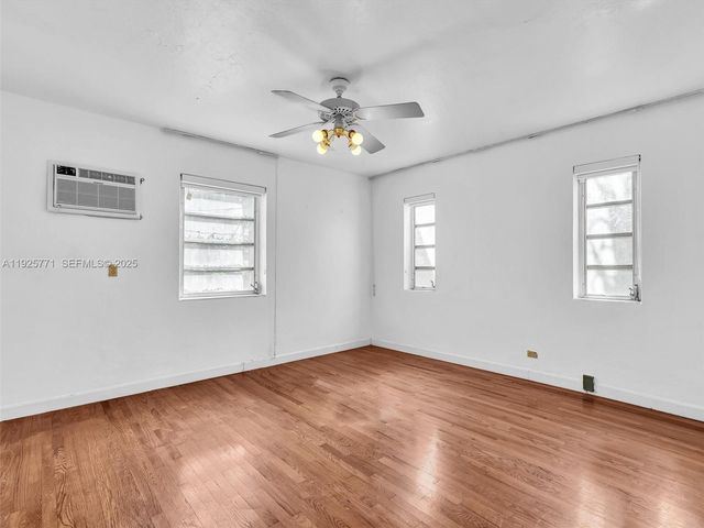 2443 N Meridian Ave, Miami Beach, FL 33140