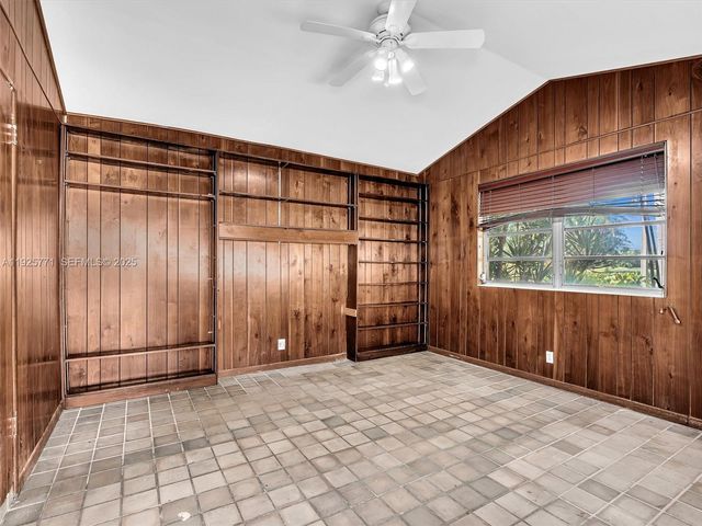 2443 N Meridian Ave, Miami Beach, FL 33140