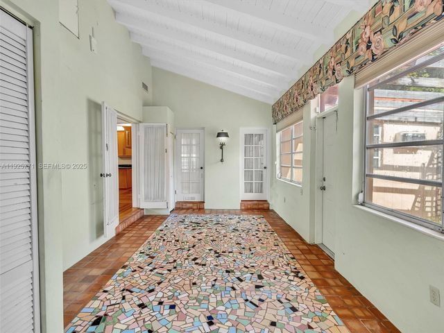 2443 N Meridian Ave, Miami Beach, FL 33140