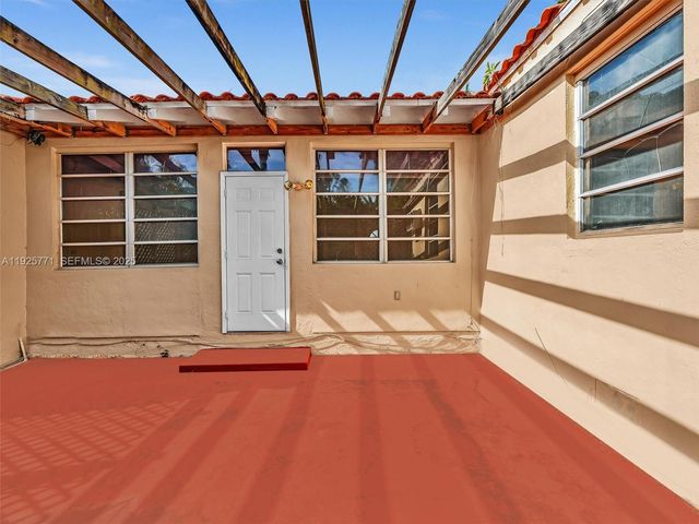 2443 N Meridian Ave, Miami Beach, FL 33140