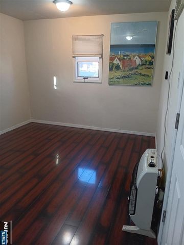 40 Poplar, Lodi, NJ 07644