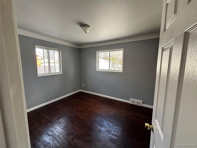 7720 Amboy Street, Dearborn Heights, MI 48127