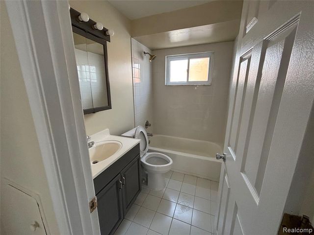 7720 Amboy Street, Dearborn Heights, MI 48127