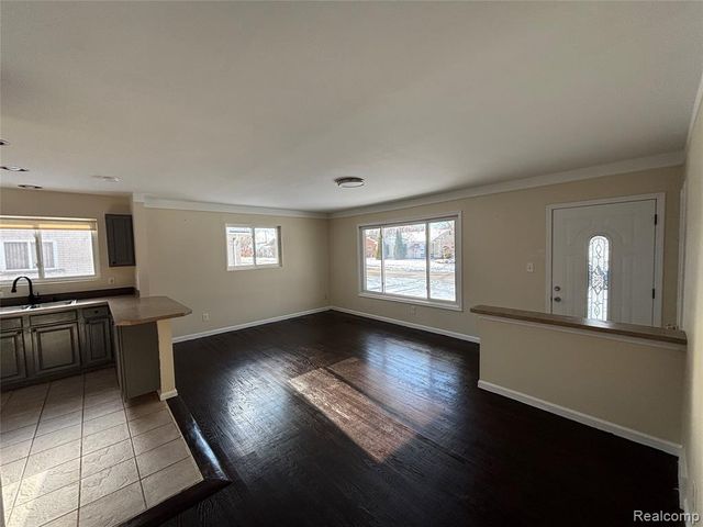 7720 Amboy Street, Dearborn Heights, MI 48127