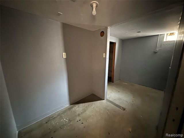 7720 Amboy Street, Dearborn Heights, MI 48127