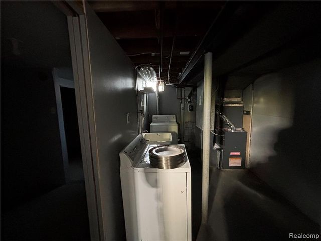 7720 Amboy Street, Dearborn Heights, MI 48127