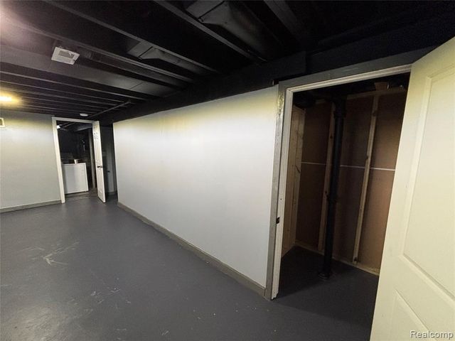 7720 Amboy Street, Dearborn Heights, MI 48127