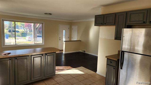 7720 Amboy Street, Dearborn Heights, MI 48127