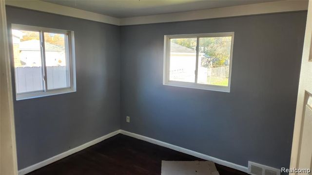 7720 Amboy Street, Dearborn Heights, MI 48127