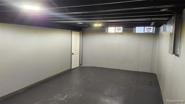 7720 Amboy Street, Dearborn Heights, MI 48127