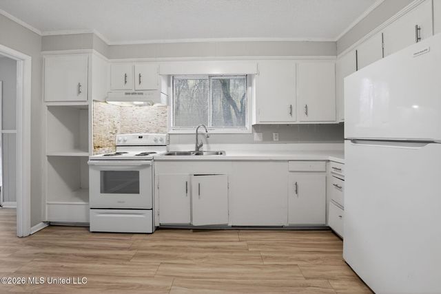 4933 Cottonwood Lane, Jackson, MS 39212