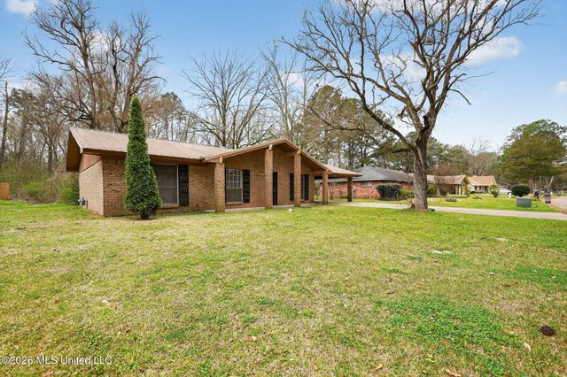 4933 Cottonwood Lane, Jackson, MS 39212
